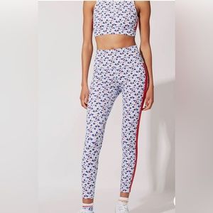 SOLID & STRIPED BRAND NEW LEGGINGS - LARGE - DITSY FLORAL